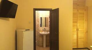 Гостиница Гостевой дом «На Чапаева» Геленджик Классический трехместный номер-3